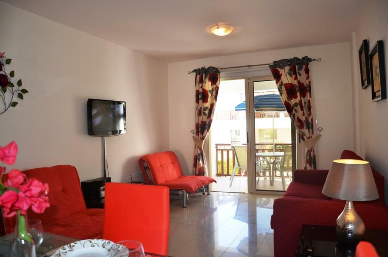 Ground Floor One Bedroom Apartment B2, 3 Pools, Free Wifi Peyia Exterior foto
